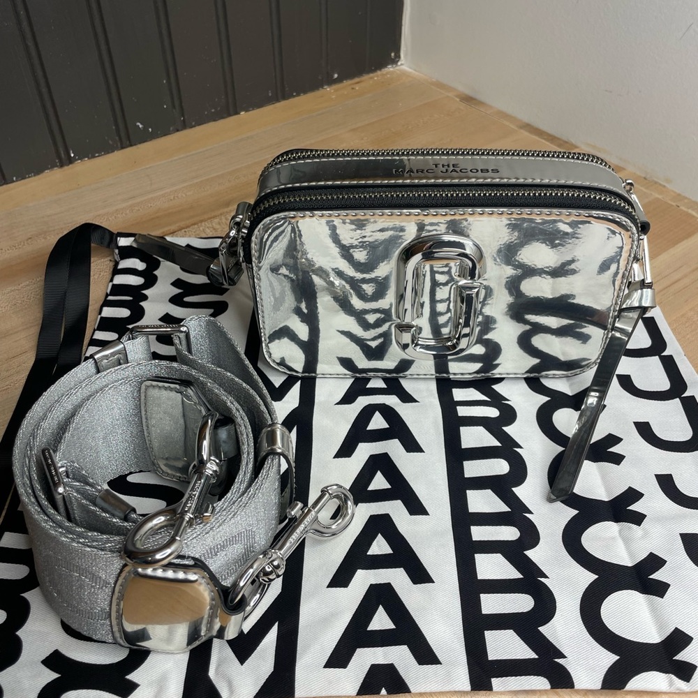 Marc Jacobs Metallic Silver Snapshot Crossbody Bag